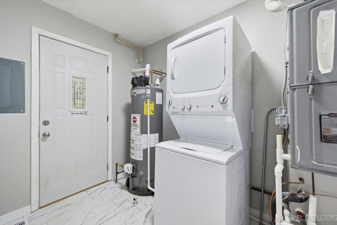 Tiny photo for 557 Willard Avenue, Elgin, IL 60120 (MLS # 12763820)