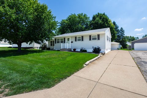 Tiny photo for 3419 Wakonda Drive, Bettendorf, IA 52722 (MLS # 12711884)