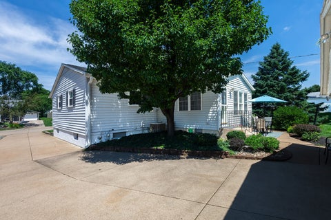 Tiny photo for 3419 Wakonda Drive, Bettendorf, IA 52722 (MLS # 12711884)