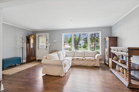 Tiny photo for 430 S Dryden Place, Arlington Heights, IL 60005 (MLS # 12482040)