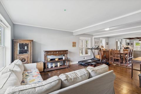 Tiny photo for 430 S Dryden Place, Arlington Heights, IL 60005 (MLS # 12482040)