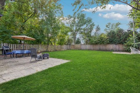Tiny photo for 430 S Dryden Place, Arlington Heights, IL 60005 (MLS # 12482040)
