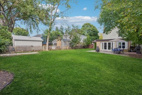 Tiny photo for 430 S Dryden Place, Arlington Heights, IL 60005 (MLS # 12482040)