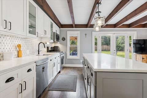 Tiny photo for 430 S Dryden Place, Arlington Heights, IL 60005 (MLS # 12482040)