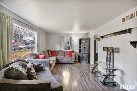 Tiny photo for 337 5TH Street Court, Silvis, IL 61282 (MLS # QC4269409)