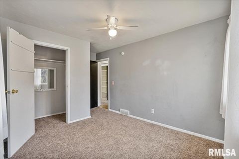 Tiny photo for 337 5TH Street Court, Silvis, IL 61282 (MLS # QC4269409)