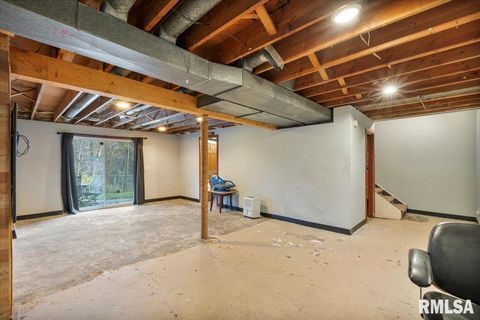 Tiny photo for 337 5TH Street Court, Silvis, IL 61282 (MLS # QC4269409)