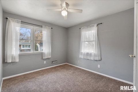 Tiny photo for 337 5TH Street Court, Silvis, IL 61282 (MLS # QC4269409)