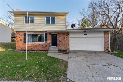 Photo of 337 5TH Street Court, Silvis, IL 61282 (MLS # QC4269409)