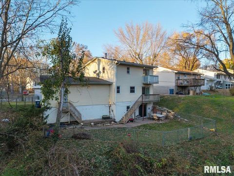 Tiny photo for 337 5TH Street Court, Silvis, IL 61282 (MLS # QC4269409)