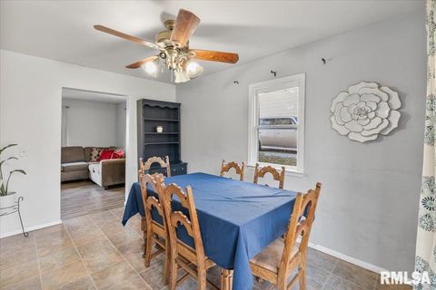 Tiny photo for 337 5TH Street Court, Silvis, IL 61282 (MLS # QC4269409)