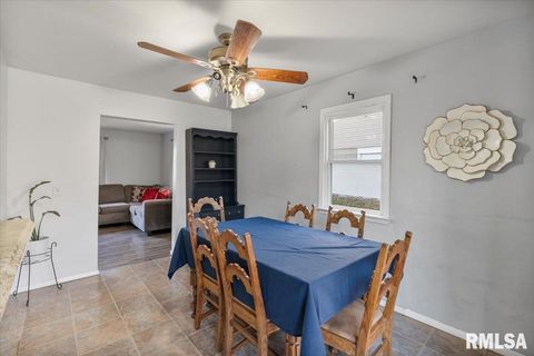 Tiny photo for 337 5TH Street Court, Silvis, IL 61282 (MLS # QC4269409)