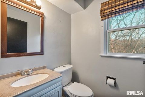 Tiny photo for 337 5TH Street Court, Silvis, IL 61282 (MLS # QC4269409)