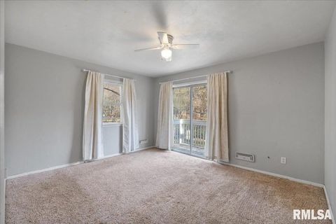 Tiny photo for 337 5TH Street Court, Silvis, IL 61282 (MLS # QC4269409)