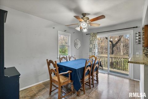 Tiny photo for 337 5TH Street Court, Silvis, IL 61282 (MLS # QC4269409)