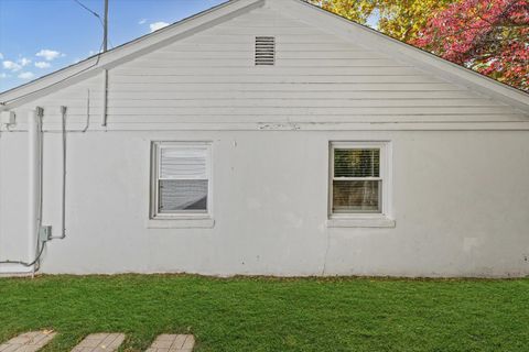 Tiny photo for 602 E Washington Street, Urbana, IL 61801 (MLS # 12510180)