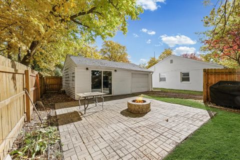 Tiny photo for 602 E Washington Street, Urbana, IL 61801 (MLS # 12510180)