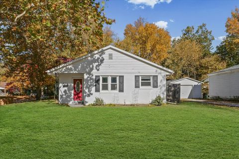 Photo of 602 E Washington Street, Urbana, IL 61801 (MLS # 12510180)