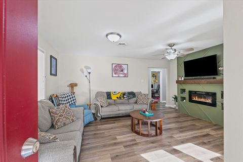 Tiny photo for 602 E Washington Street, Urbana, IL 61801 (MLS # 12510180)