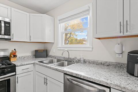 Tiny photo for 602 E Washington Street, Urbana, IL 61801 (MLS # 12510180)