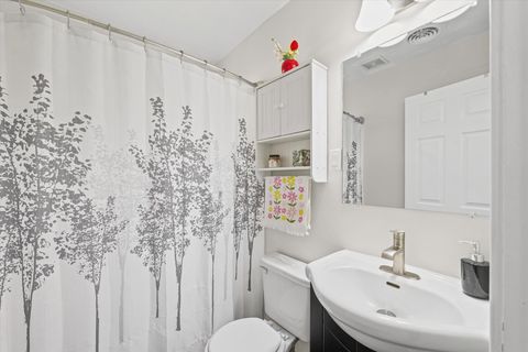 Tiny photo for 602 E Washington Street, Urbana, IL 61801 (MLS # 12510180)