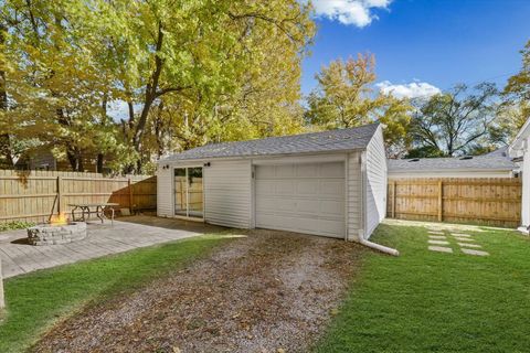 Tiny photo for 602 E Washington Street, Urbana, IL 61801 (MLS # 12510180)