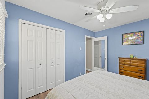 Tiny photo for 602 E Washington Street, Urbana, IL 61801 (MLS # 12510180)