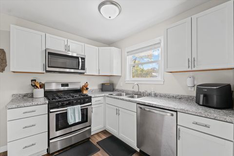 Tiny photo for 602 E Washington Street, Urbana, IL 61801 (MLS # 12510180)