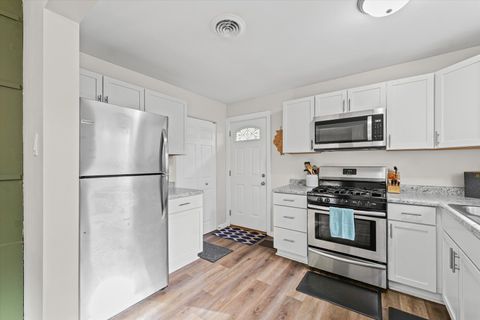 Tiny photo for 602 E Washington Street, Urbana, IL 61801 (MLS # 12510180)