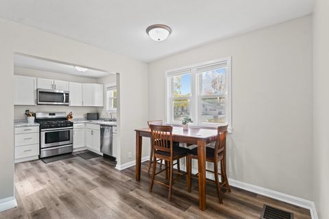 Tiny photo for 602 E Washington Street, Urbana, IL 61801 (MLS # 12510180)