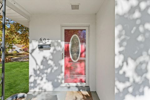 Tiny photo for 602 E Washington Street, Urbana, IL 61801 (MLS # 12510180)