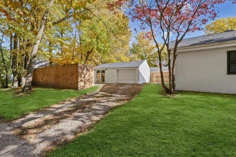 Tiny photo for 602 E Washington Street, Urbana, IL 61801 (MLS # 12510180)