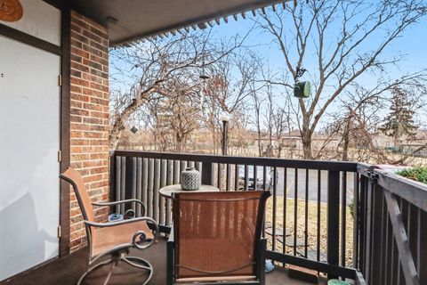 Tiny photo for 1423 Woodbridge Road #1E, Joliet, IL 60436 (MLS # 12571965)