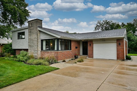 Tiny photo for 326 E Huntington Lane, Elmhurst, IL 60126 (MLS # 12774809)