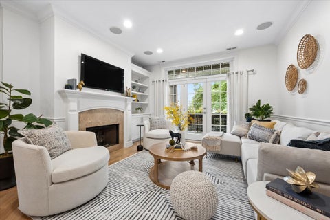 Tiny photo for 725 W Diversey Parkway #2W, Chicago, IL 60614 (MLS # 12736339)