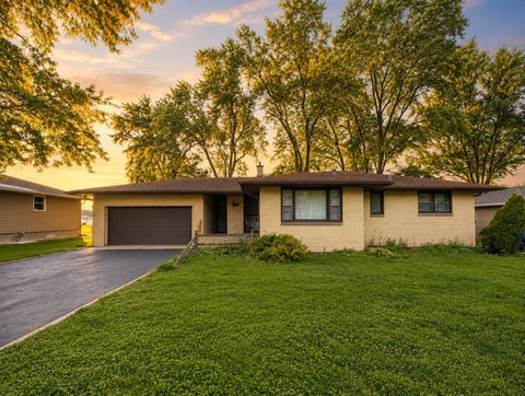 Photo of 2295 177th Street, Lansing, IL 60438 (MLS # 12725851)