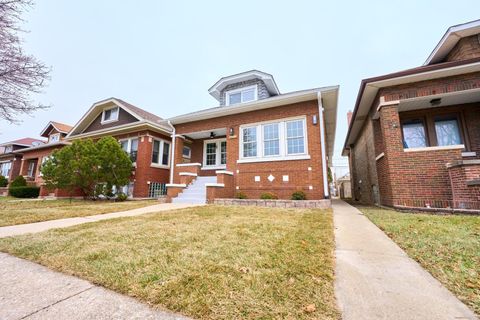 Tiny photo for 1445 East Avenue, Berwyn, IL 60402 (MLS # 12540118)