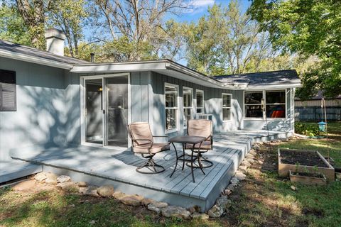 Tiny photo for 1108 Riverside Court, Mahomet, IL 61853 (MLS # 12660446)
