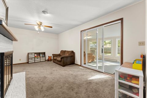 Tiny photo for 1108 Riverside Court, Mahomet, IL 61853 (MLS # 12660446)