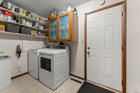 Tiny photo for 1108 Riverside Court, Mahomet, IL 61853 (MLS # 12660446)