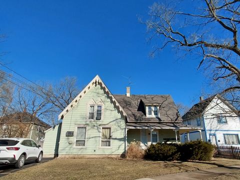 714 Glen Rock Avenue Waukegan IL 60085