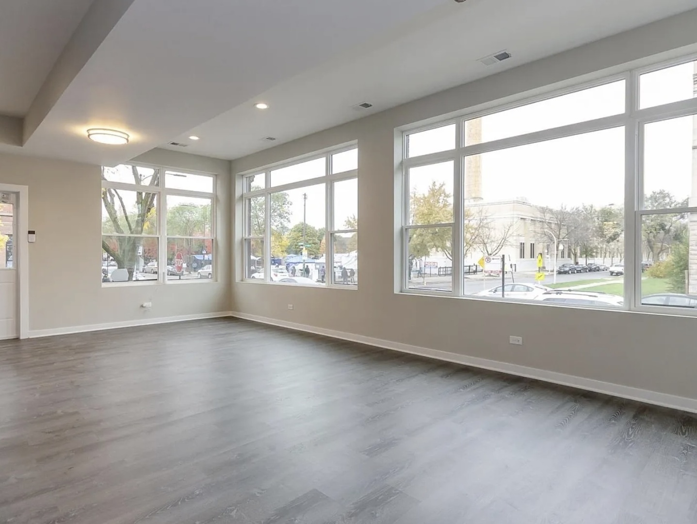 2325 S California Avenue