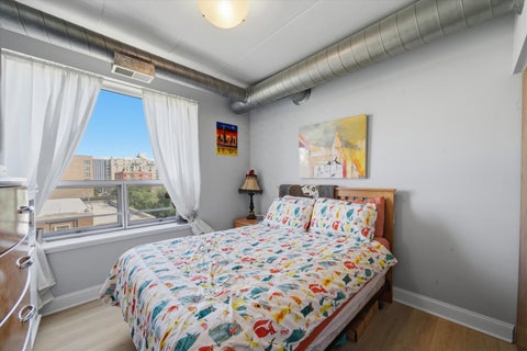 Tiny photo for 1100 W Montrose Avenue #502, Chicago, IL 60613 (MLS # 12759198)