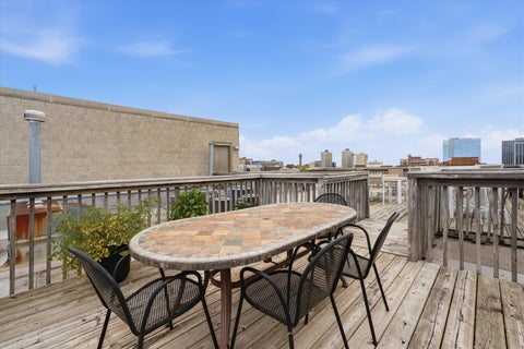 Tiny photo for 1100 W Montrose Avenue #502, Chicago, IL 60613 (MLS # 12759198)