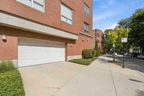 Tiny photo for 1100 W Montrose Avenue #502, Chicago, IL 60613 (MLS # 12759198)