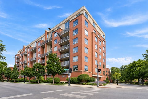 Photo of 1100 W Montrose Avenue #502, Chicago, IL 60613 (MLS # 12759198)