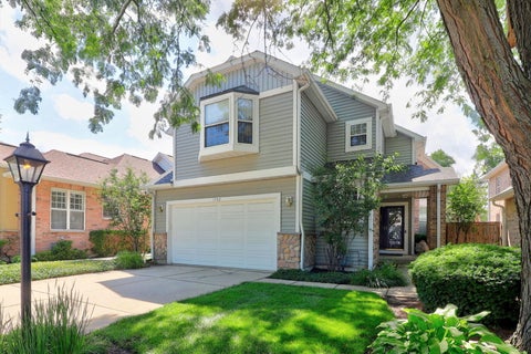 Photo of 1702 Astor Avenue, Oakbrook Terrace, IL 60181 (MLS # 12684166)