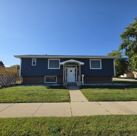 Tiny photo for 10301 Minnick Avenue, Oak Lawn, IL 60453 (MLS # 12769023)