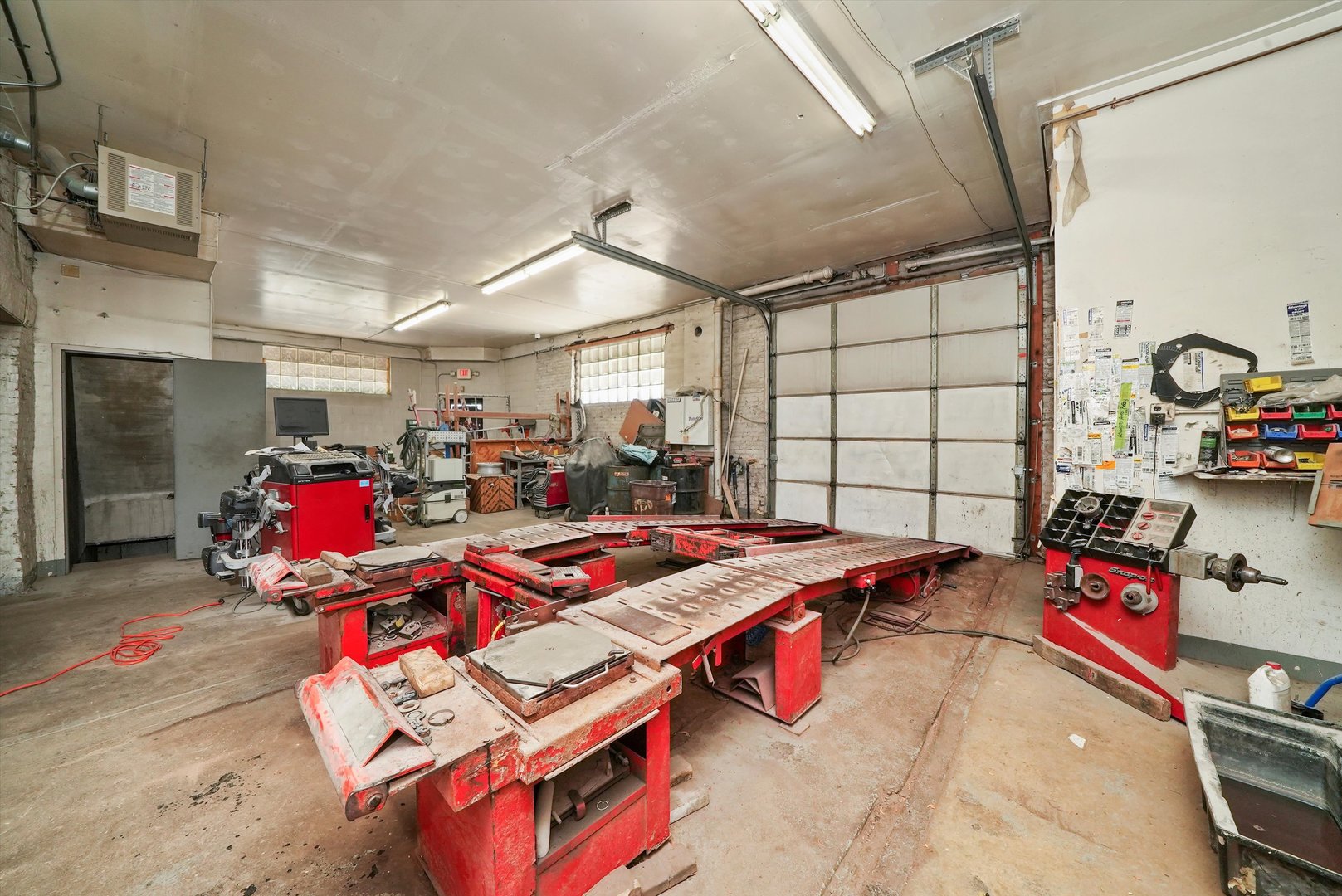 2539 N Cicero Avenue