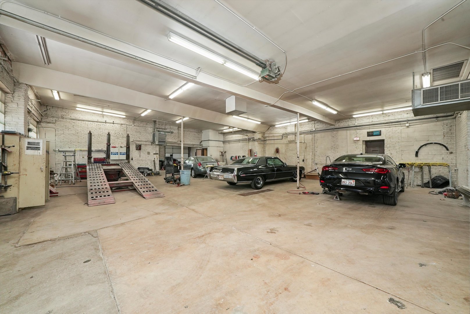 2539 N Cicero Avenue